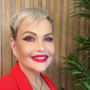 Jo Hand